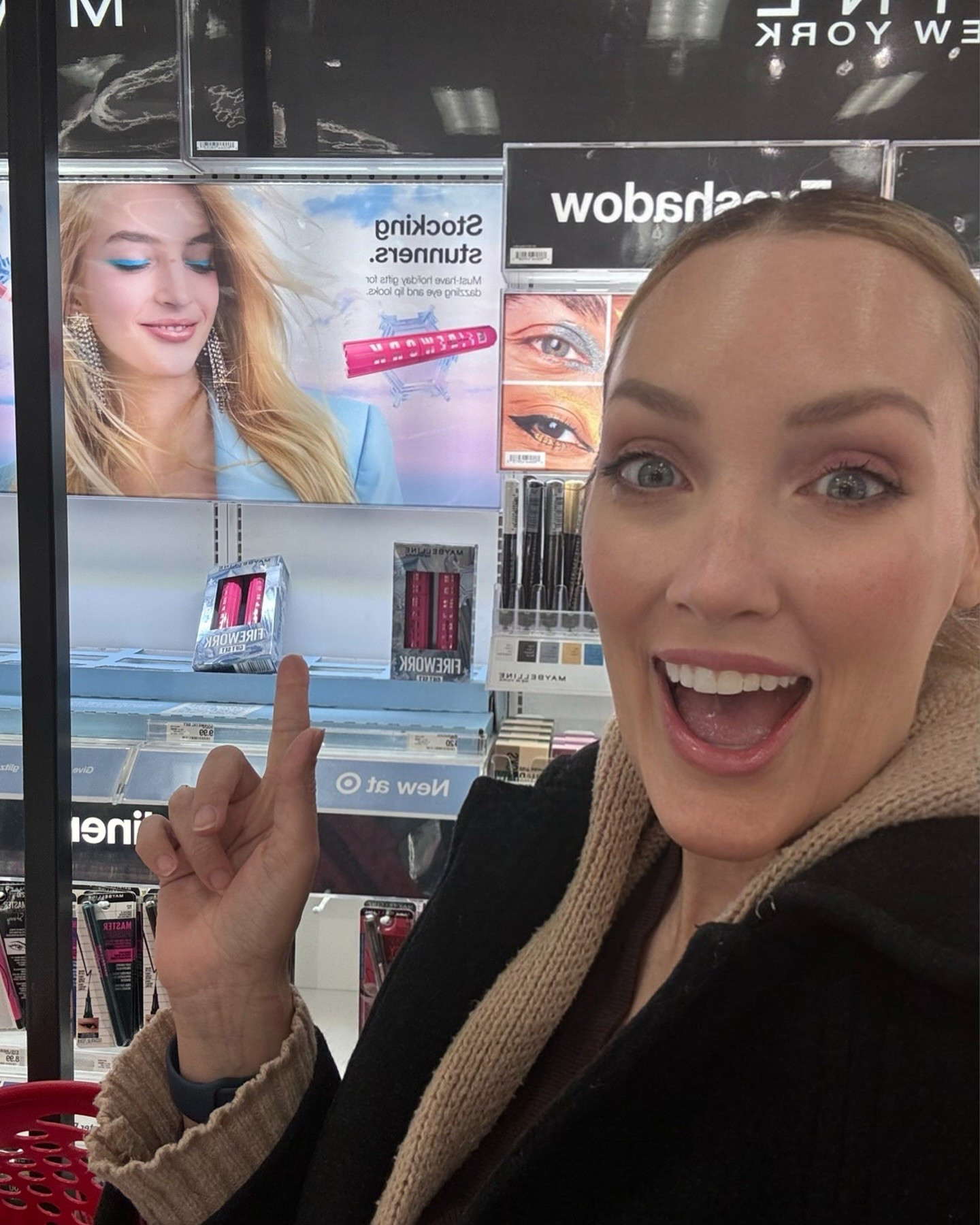 Shopping at @target 🎯 and looked up to find this! Love spotting See Models everywhere!! @maybelline @zoekaitlynne @lynseegonzales @seemodelmgmt