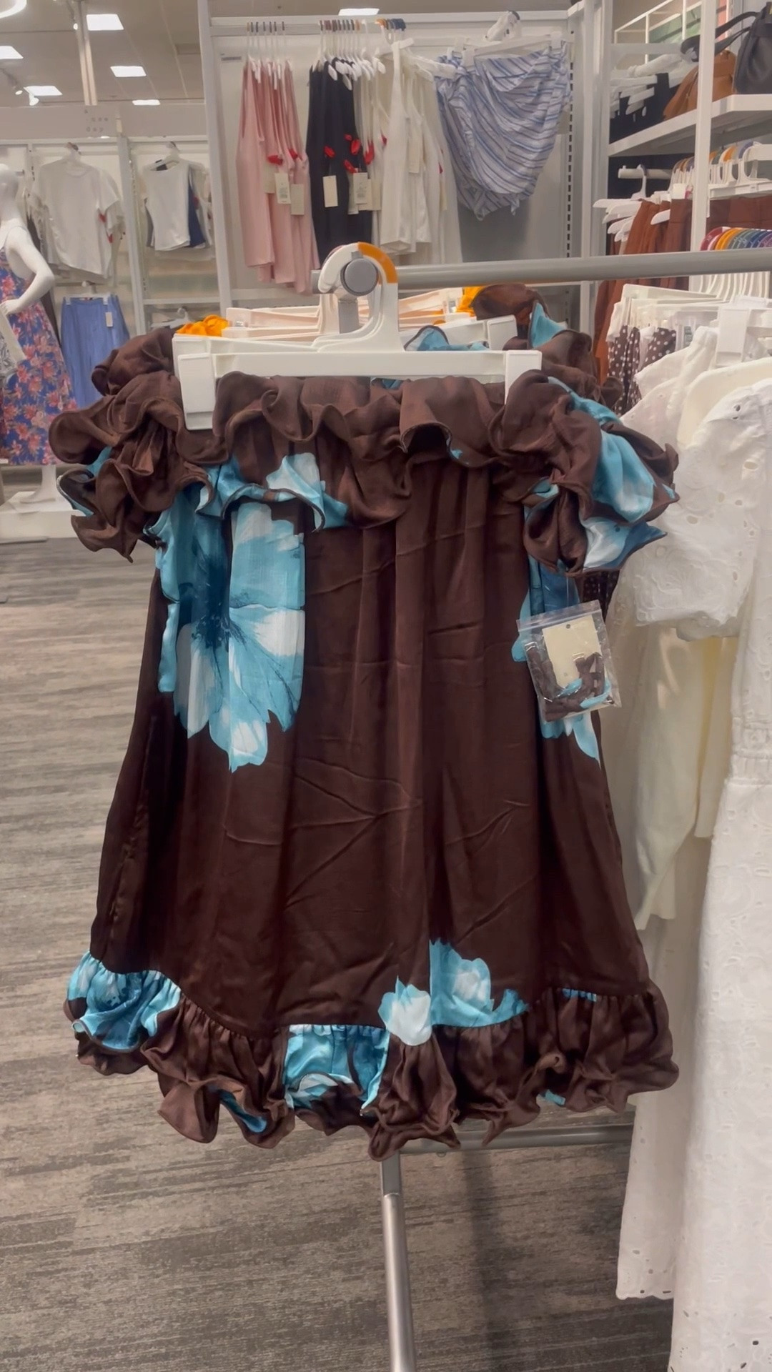 This off-the-shoulder summer dress @Target  is giving vacation, brunch, date night, and “where did you get that?” all in one. 😍

Run, don’t walk for this one.

#LTKmomlife #LTKTravel #LTKSeasonal