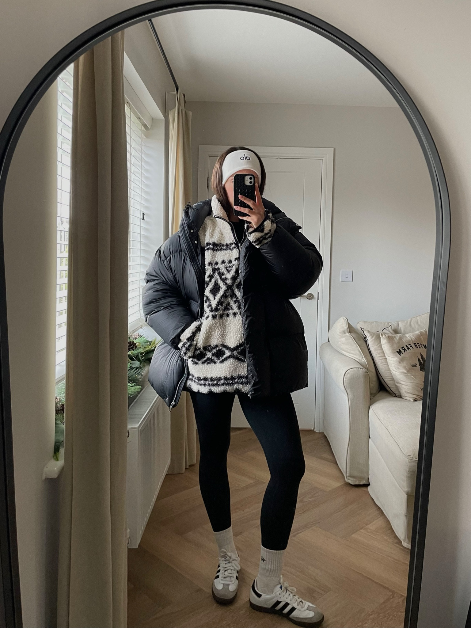 Alo fleece headband is old and can’t find it on website anymore, linked a similar one 🤍❄️

#LTKuk #LTKwinter