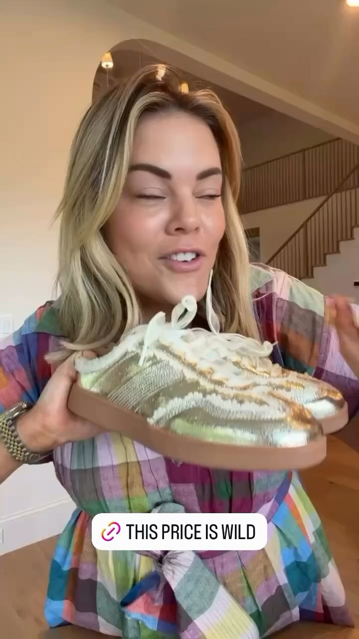 The perfect gold sneaker for fall!!

#LTKgrwm #LTKootd #LTKmomlife
