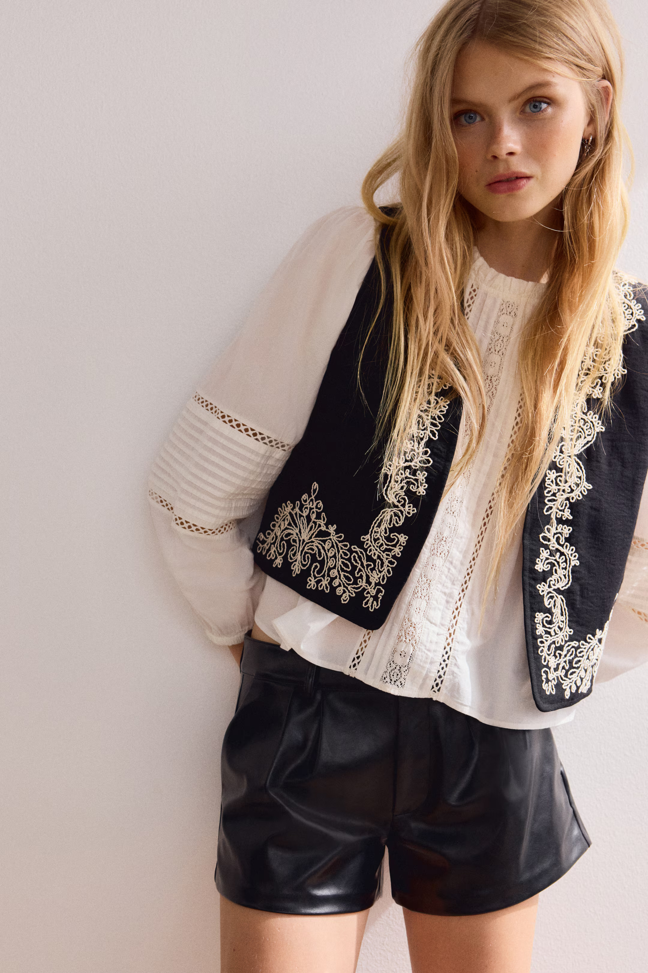 Coated Shorts - Black - Ladies | H&M US | H&M (US + CA)