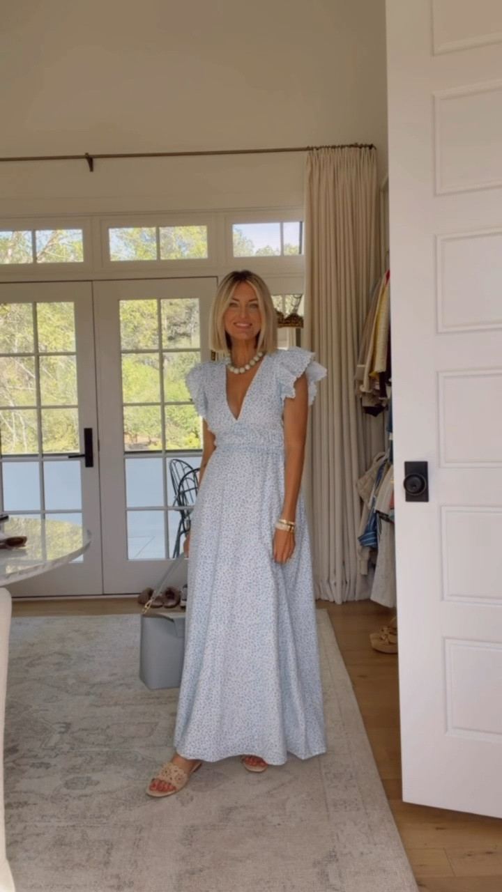 This blue and white dress is so pretty for spring! This would be such a great dress for a baby shower! Wearing XS!

Loverly Grey, spring dress, baby shower dress, spring maxi, spring outfit, Easter outfit 

#LTKSeasonal