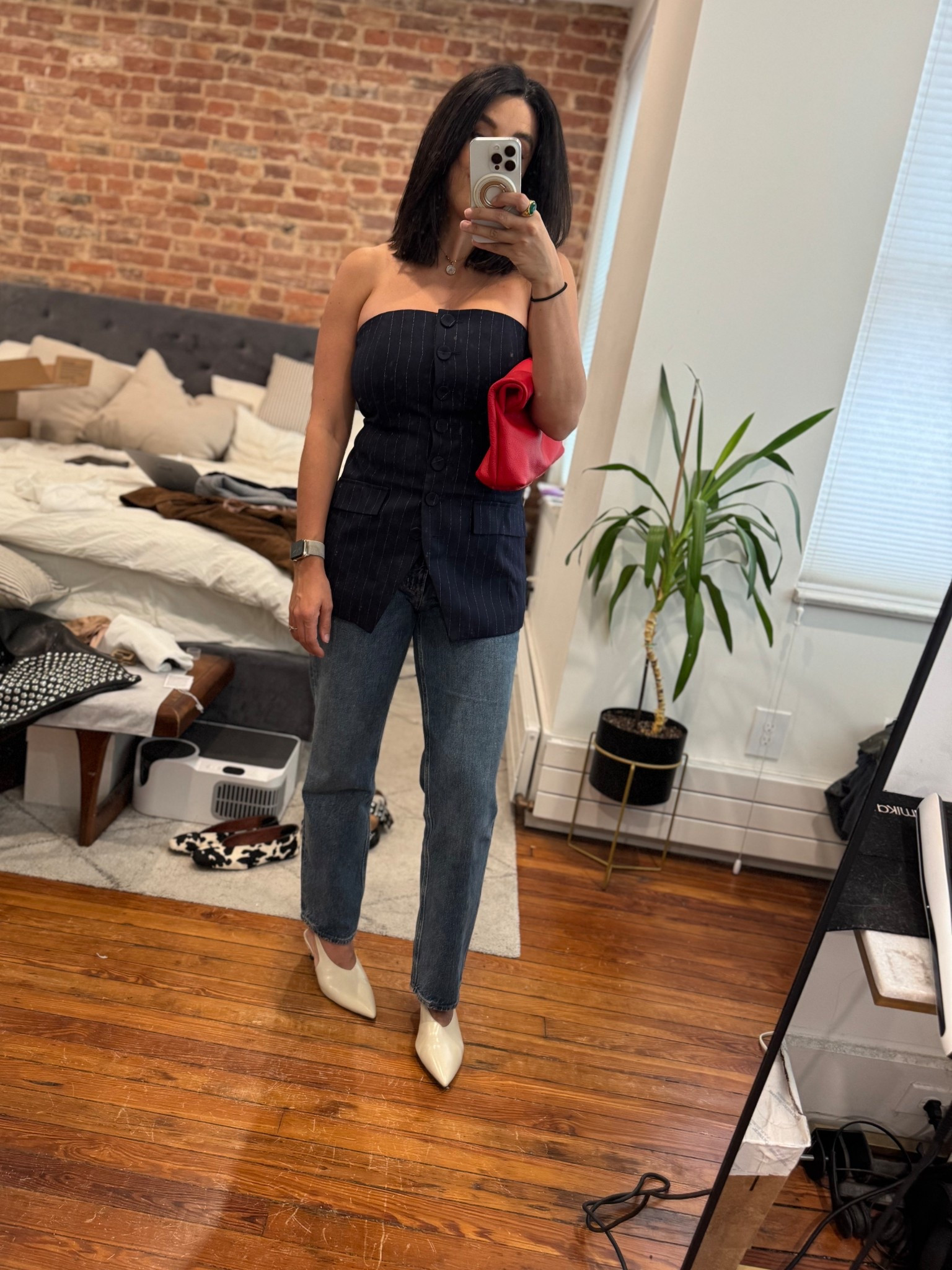 10in top 
27 in denim
Heels run tts