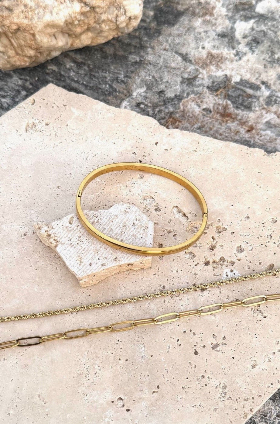 You can never go wrong with cute dainty jewelry. These classic simple pieces can add value to your outfits, adding this to my Christmas list!! 

#LTKHoliday #LTKGiftGuide #LTKCyberWeek