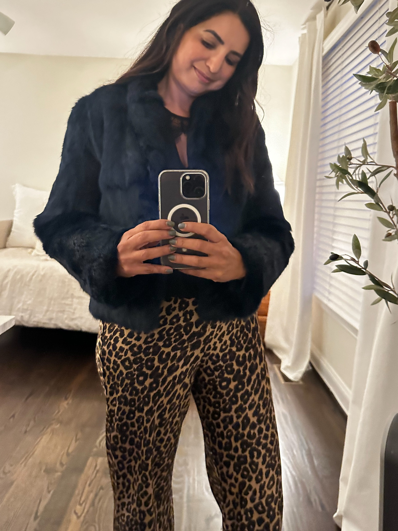 Last night’s outfit, wearing leopard 🐆 pants from reformation. A little pricey but I’ve worn them so much (feel like pajama pants) the cost per wear justifies the splurge

Wearing size small (typically I wear 25 in jeans)

#LTKStyleTip #LTKSeasonal