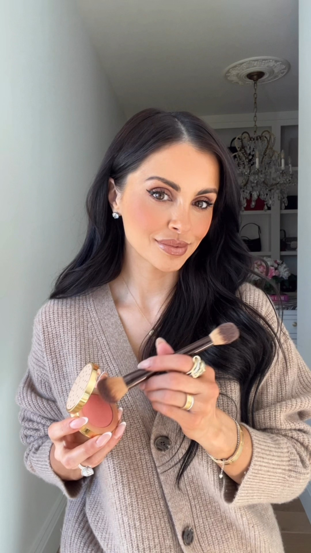 Pricey things that are absolutely worth it in your 30s and 40s
Gucci face powder, wearing shade 12
gucci blush, wearing shade 4
anastasia lip gloss, wearing deep taupe
living proof de-frizzer
charlotte tilbury body shimmer
burberry perfume


#LTKSeasonal #LTKBeauty #LTKgrwm