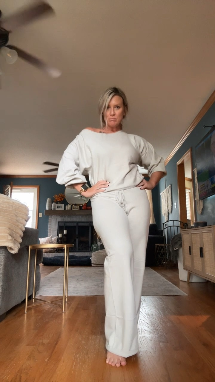 This set is soo good! So cute, flattering and comfy!
I got a medium 

#LTKFindsUnder50 #LTKMidsize #LTKFallSale