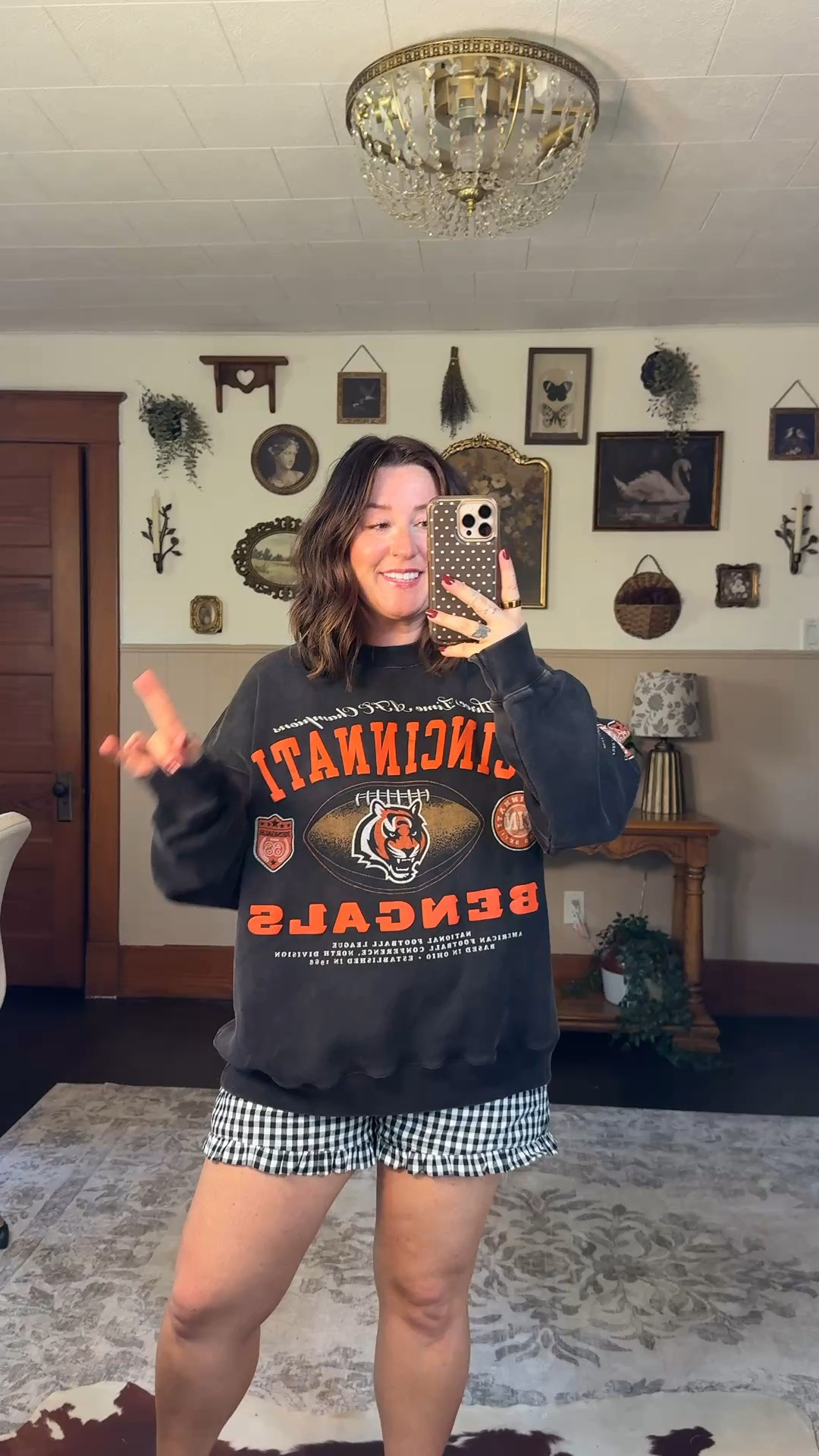 New bengals nfl football sweatshirt from Abercrombie I’m 5’1 size 10 wearing medium?

#LTKootd #LTKSeasonal #LTKMidsize
