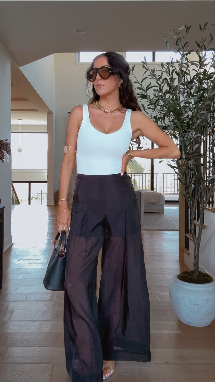 Small in top & bottom! Could have sized up in the top and bottoms are true to size with no stretch! 

Zara finds, zara fashion 

@Target @Zara

#LTKootd #LTKgrwm #LTKSaleAlert