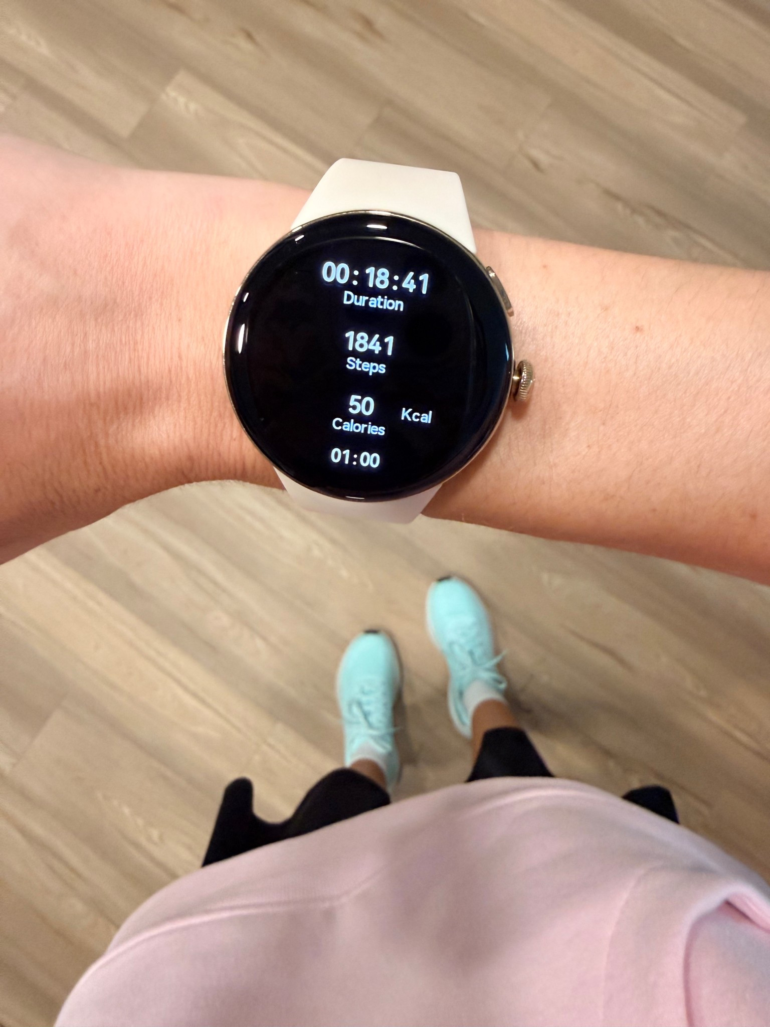 Affordable and sleek smartwatch! 

Amazon finds Amazon outfit lululemon sneakers workout fitness affordable activewear tech new year new goals 

#LTKFindsUnder50 #LTKfitnessgoals #LTKActive