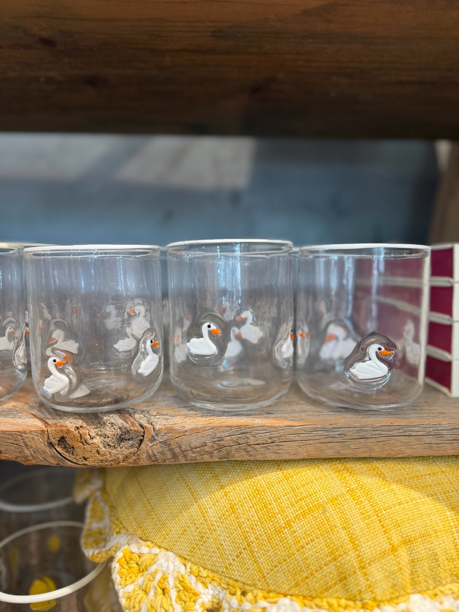The cutest glasses for summer hosting + iced coffee mornings 💛🦢