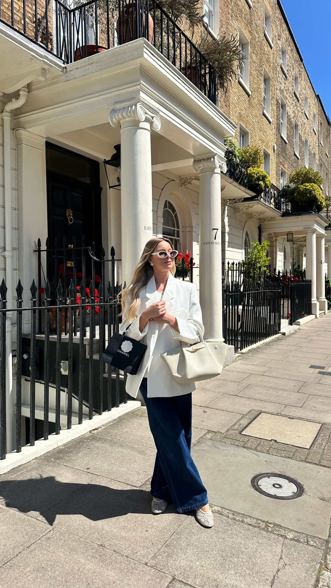 Sunny London days are my favourite! Here’s what I worn today🌞 Oversized white chic blazer, wide leg pants and my fav Demellier Bag paired with my new Chanel sunies😍

#LTKworkwear #LTKstyletip #LTKspring