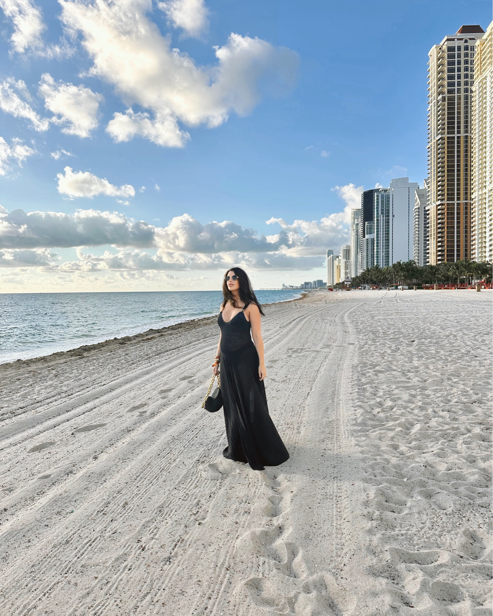 Sunset strolls + a timeless black slip 🌅🖤