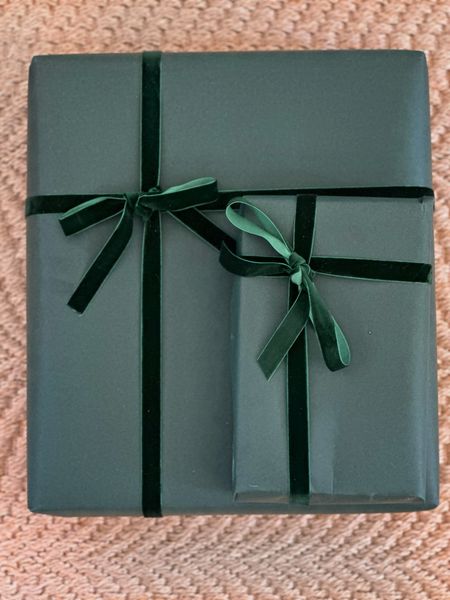 Monochrome gift wrapping. Simple and beautiful. 






Velvet ribbon craft paper, Amazon, wrapping paper, Christmas holiday present

#LTKGiftGuide #LTKfindsunder50
