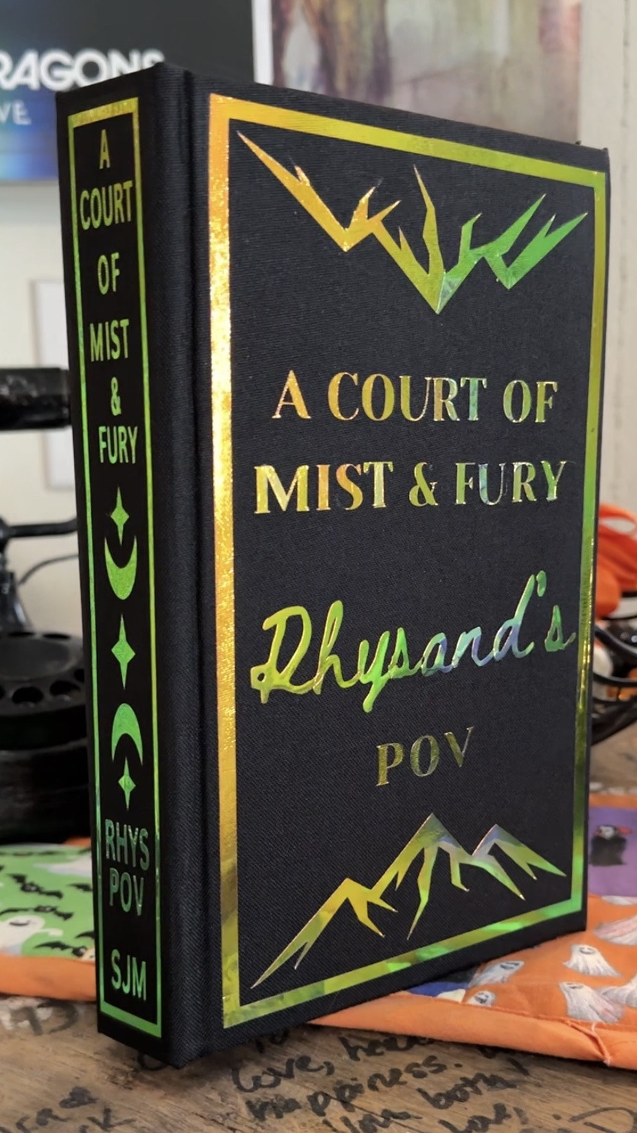 When I saw that there was ✨ACOMAF:
RHYSAND’S POV✨, I knew it needed to be
my first book binding! 

#acotar #acomaf #sjm #ao3 #fanfic #rhys
#rhysand #booktok #bookbinding #fanfiction