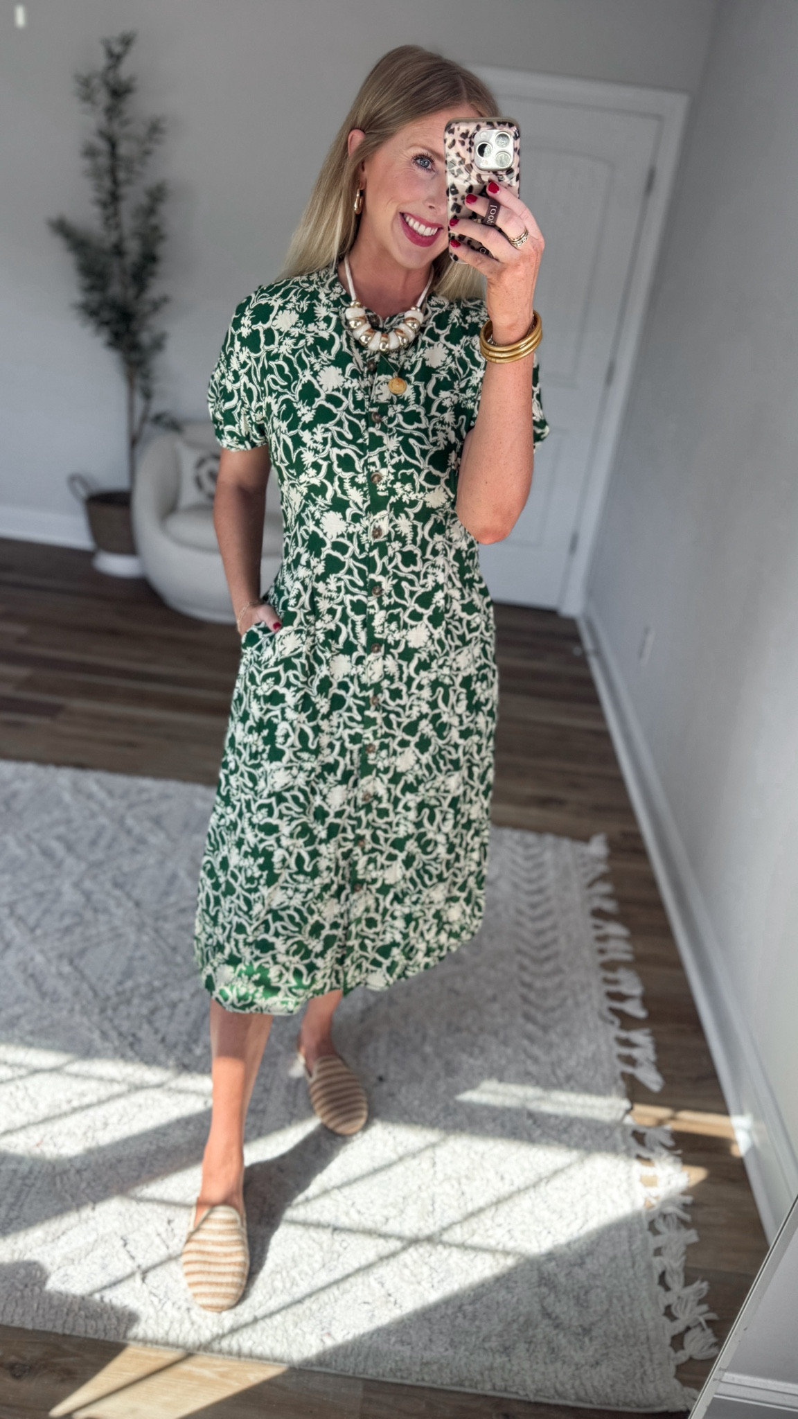 Weekend Walmart Wins try on
** not online yet!! Green floral midi dress- small [arm holes are pretty tight so consider going up!]

#LTKootd #LTKWorkwear