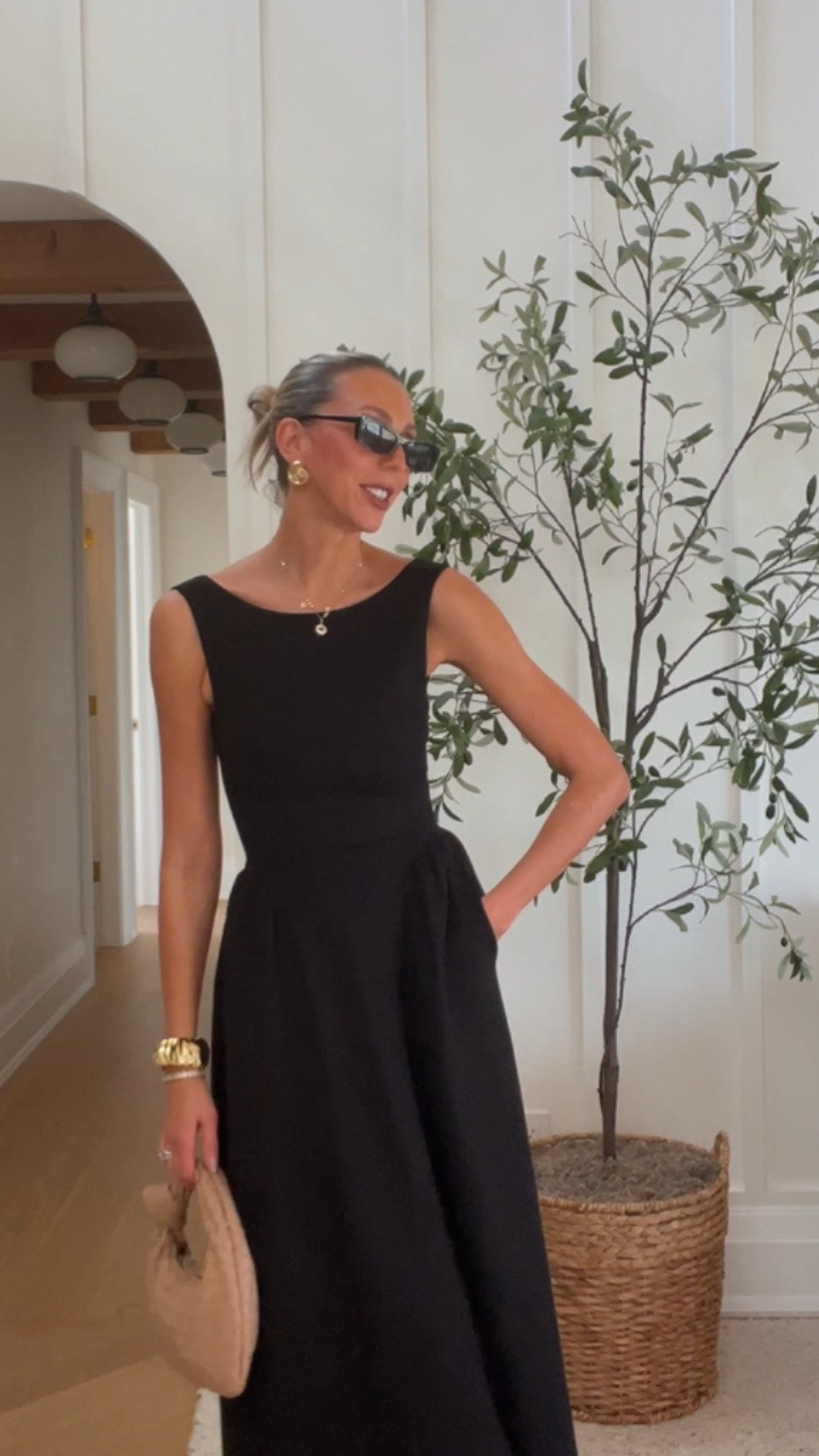 Spring perfection in dress form! ✨ Obsessed with this look—so flattering and effortless. Shop it now! Link in bio & story. @dynamiteclothing 🌸 #SpringStyle #obsessed #dynamitestyle #grwm #springtrends