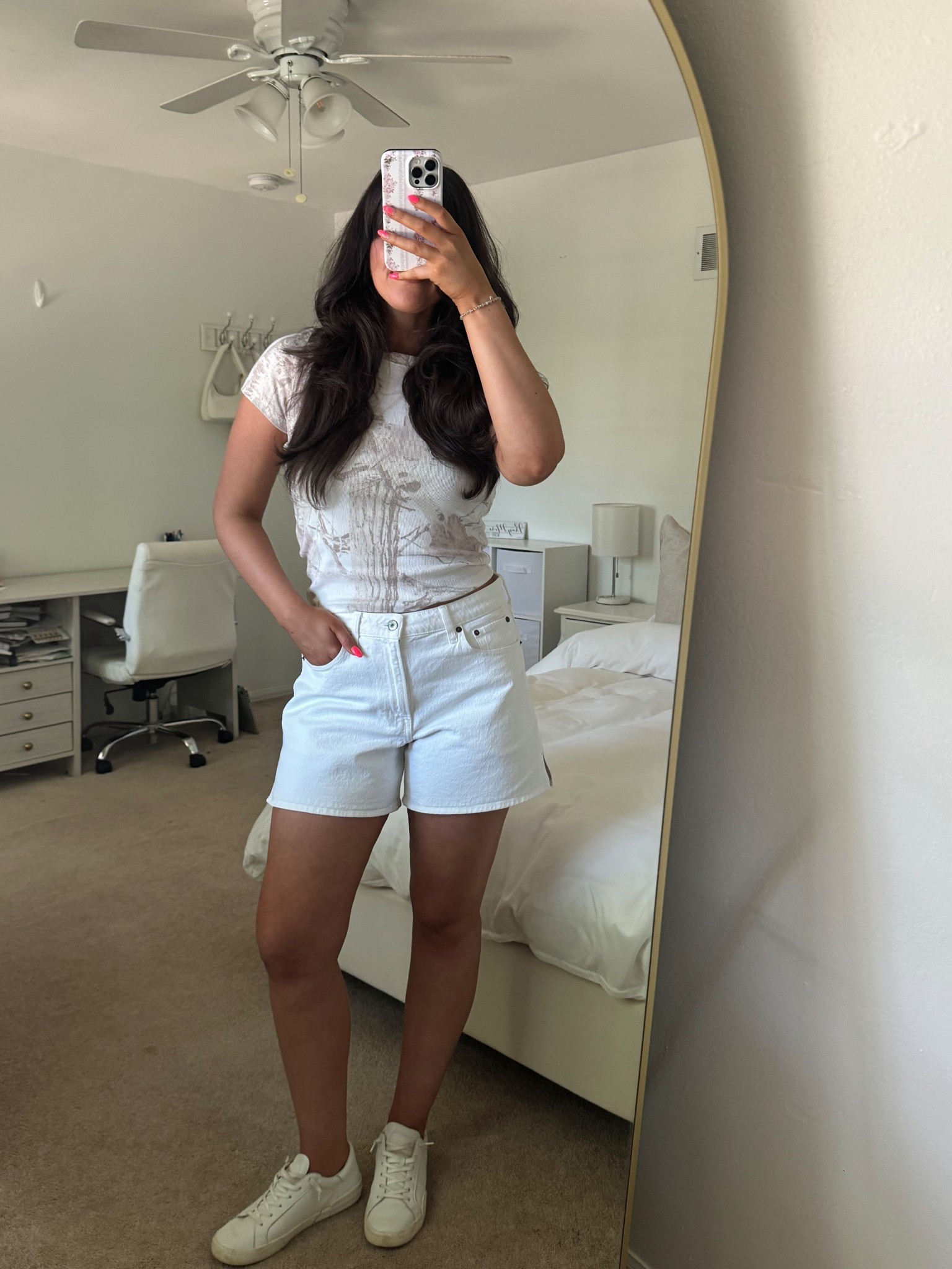 Top: L
Shorts: 29
Shoes: 10

#LTKSummerEdit #LTKSeasonal #LTKStyleTip