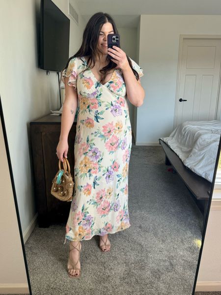 I found the perfect spring dress for my girls with a tummy! I’m in size XL! This would be perfect for bridal showers, baby showers, Easter dress, brunch dress and more! I’m in love with this! 
Midsize spring dress, midsize wedding guest dress, plus size wedding guest dress, plus size spring dress, Abercrombie spring dress, floral midi dress, spring wedding guest dress , midsize wedding guest dress, plus size wedding guest dress, 




#LTKSpringSale #LTKVideo