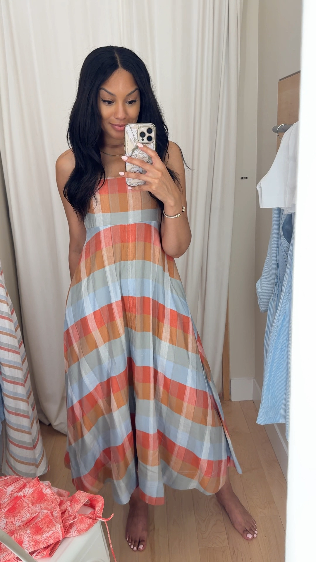 Immediately splurged on this new Madewell dress and did I have buyers remorse? NO! This is one to wear all summer 😍 runs a little small, wearing size Small here I’m usually an XS or XXS in madewell dresses so be aware! But she’s stunning!!! ✨

Madewell, new dresses, plaid dress, summer dress, flowy dress, empire waist, colorful dress

#LTKStyleTip