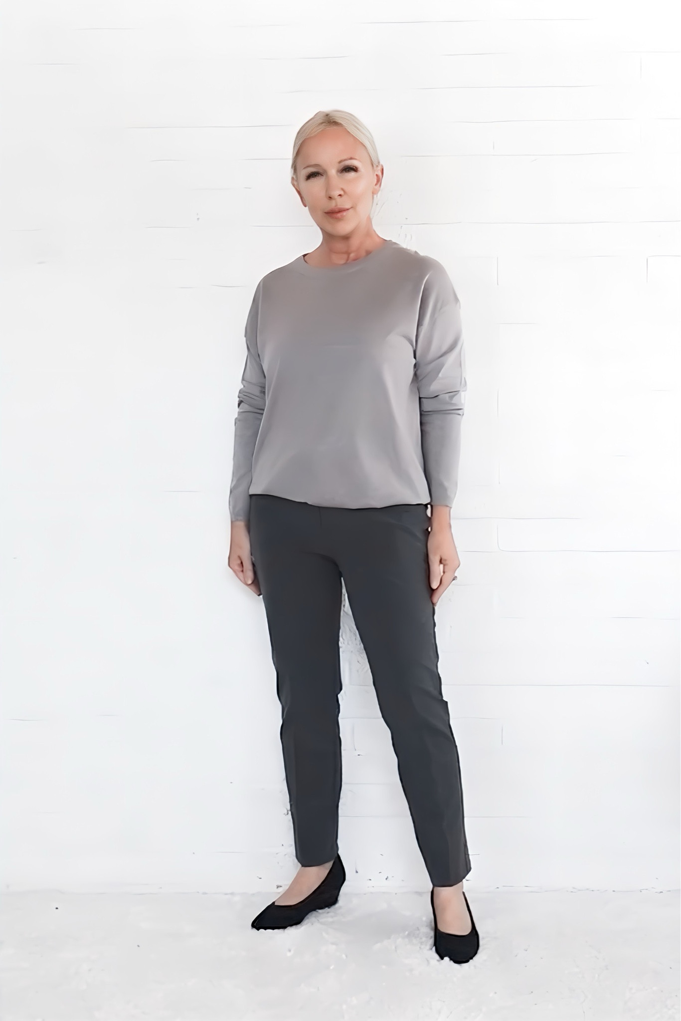 The Rules of Classic No.3: Stick with a Color Palette Comprised Mainly of Neutrals with a Few Accent Colors.  Let me say this: I once showed lots of bright colors on this account.  But whenI switched to a wardrobe composed mostly of neutrals, I was completely SHOCKED by the results.  I was suddenly able to easily mix and match my wardrobe pieces to create what seems like an infinite number of outfits.  It makes getting dressed in the morning incredibly easy…and I feel elegant, refined, and polished even in the most casual of outfits.  Stay tuned - tomorrow we will talk about how to determine if you are a WARM neutral, COOL neutral, or BOTH.


#LTKOver40 #LTKStyleTip #LTKSeasonal