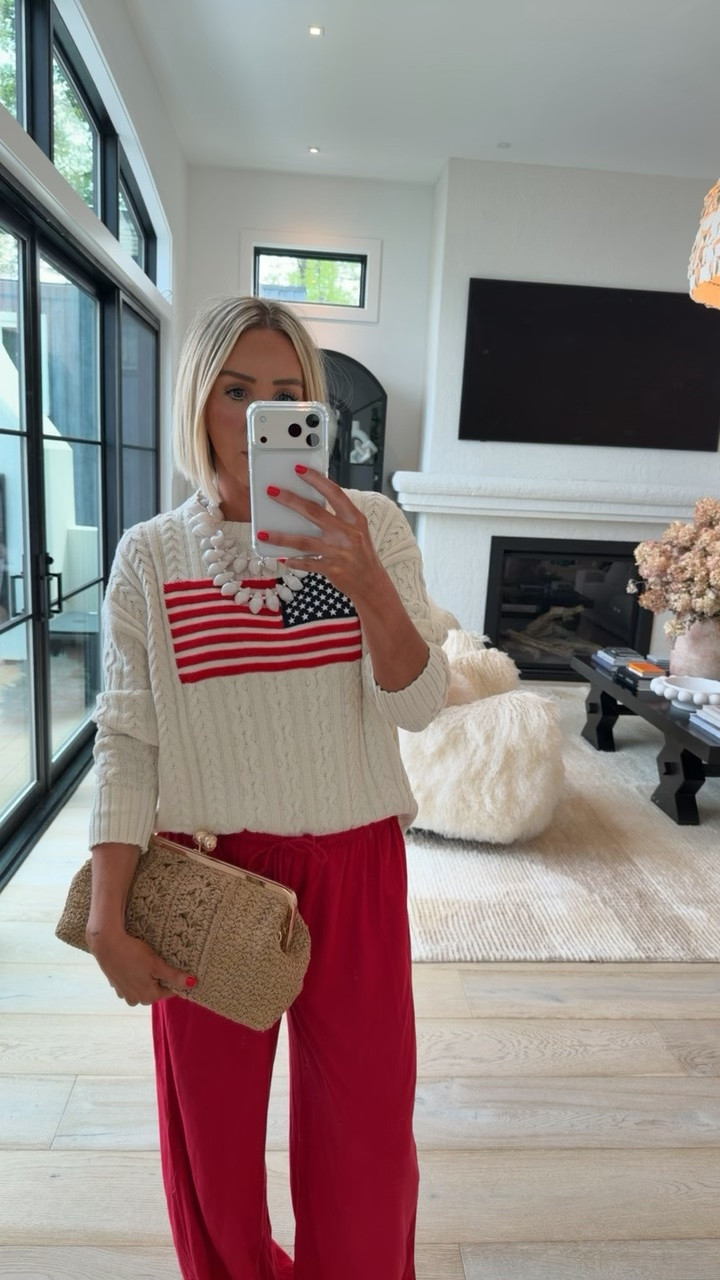Classic chic and comfy from target … perfect wear this weekend 🇺🇸