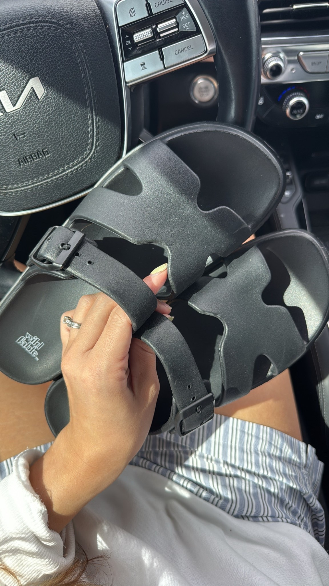 My new fav skip on sandals for running errands and doing all the mom things. They’re 25% off. I sized down 1 

#LTKSeasonal #LTKStyleTip #LTKFindsUnder50