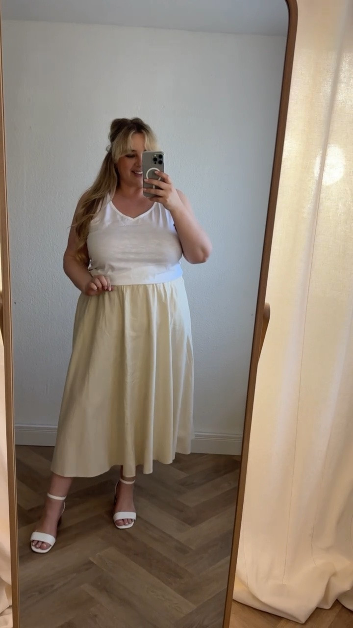 Heller Leinenrock 🤍

Heute mit 40PARTY 20% in der App sparen 

#plussizefashion #röcke #summeroutfit #curvy #bonprix

#LTKdeutschland #LTKplussize #LTKsummer