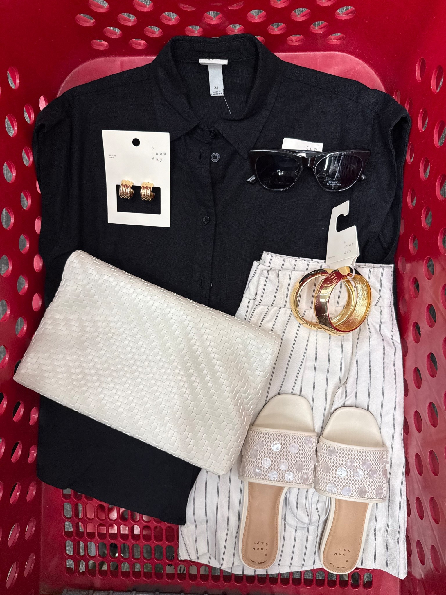 happy ☀️day!

Bracelets are not online at this time.