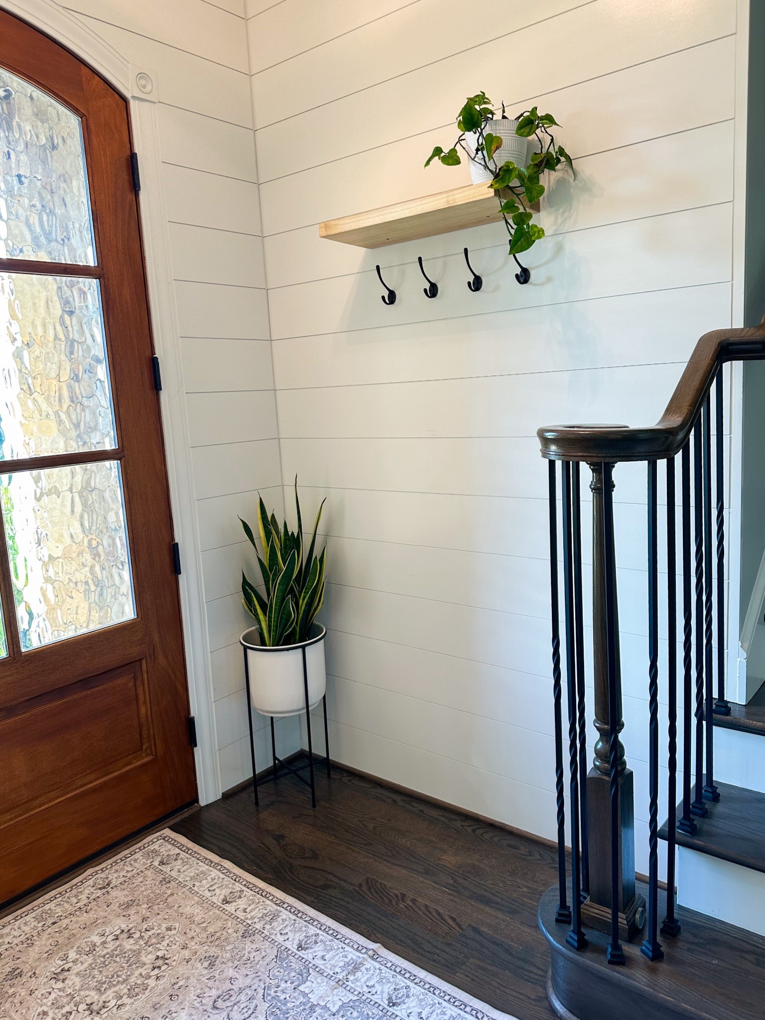 Freshened up our entryway with simple touches that make it feel so much cozier ✨ Loving how clean and welcoming this space feels now!

#EntrywayDecor #HomeRefresh #CozyHomeStyle #ModernFarmhouseDecor #EntrywayGoals #NeutralHomeDecor #HomeDetails #LTKRefresh #HomeInspo

#LTKHome