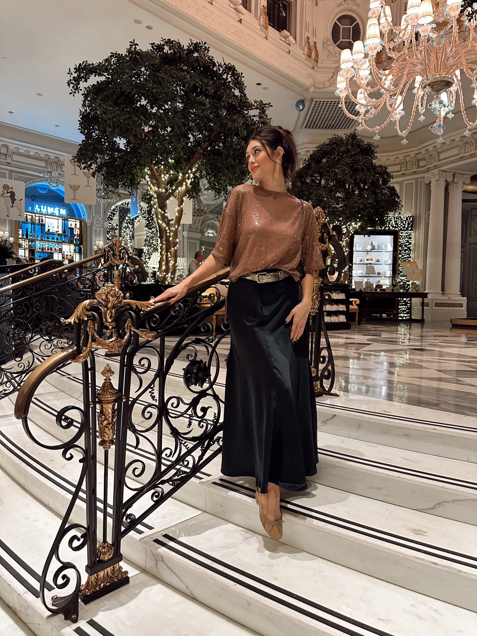 Winter going out outfit


Rose gold sequin top, rose gold earring, jewel tone outfit, metallic belt, suede flats, dark green satin maxi skirt, emerald green maxi skirt, holiday outfit, holiday style, holiday party outfit, Xmas party outfit, Christmas party outfit, date night outfit, Rome outfit, Europe outfit, sequin top outfit, sequin outfit, ballet flats outfit

#LTKHoliday #LTKFindsUnder100 #LTKootd