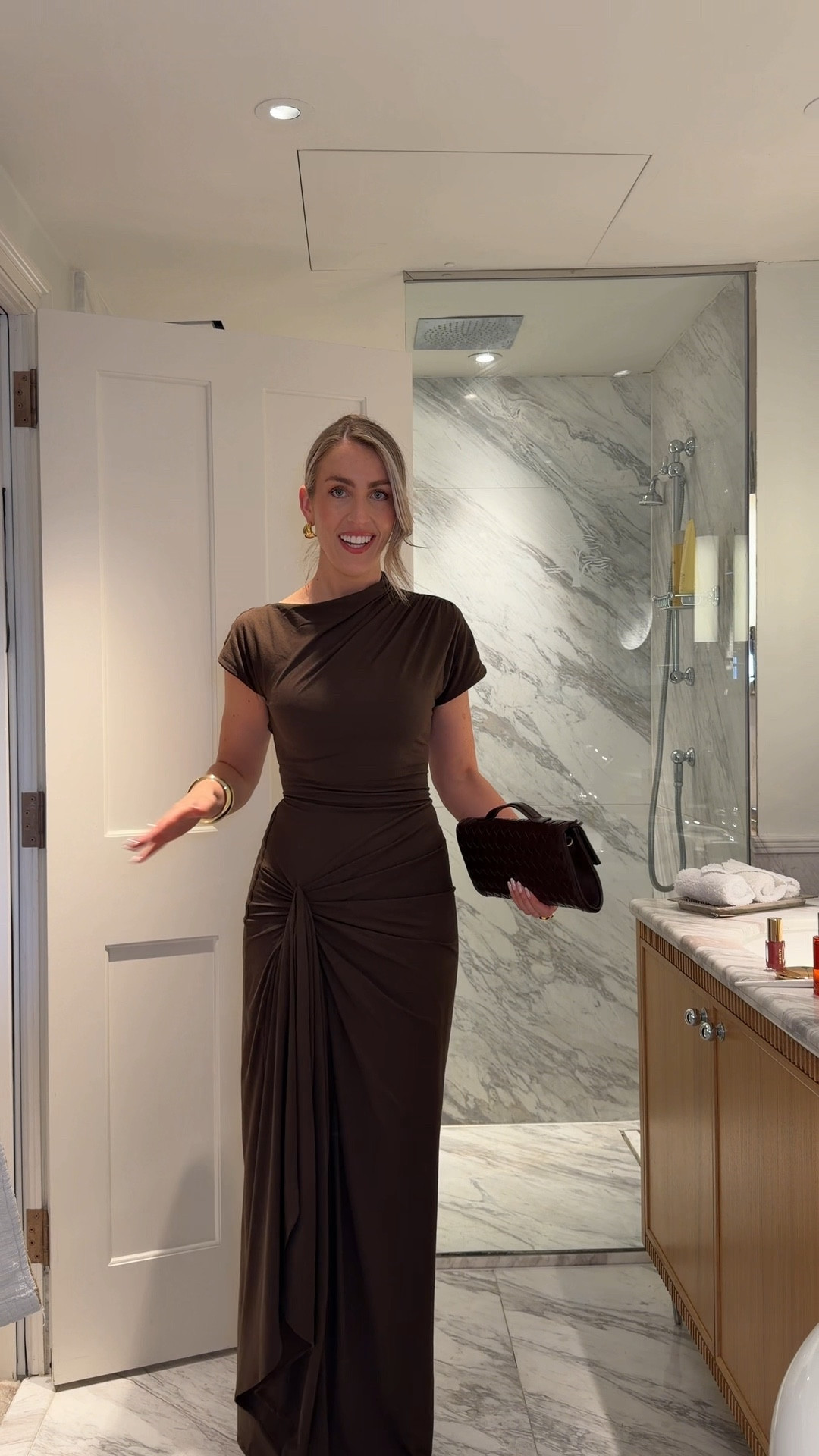 A closer look at my AYM studio dress. I wear a size S and I’ve linked some affordable alternatives for you too 🤎 

Brown dress, occasion dress, brown maxi dress, evening outfit 


#LTKdatenight #LTKdresses #LTKwedding