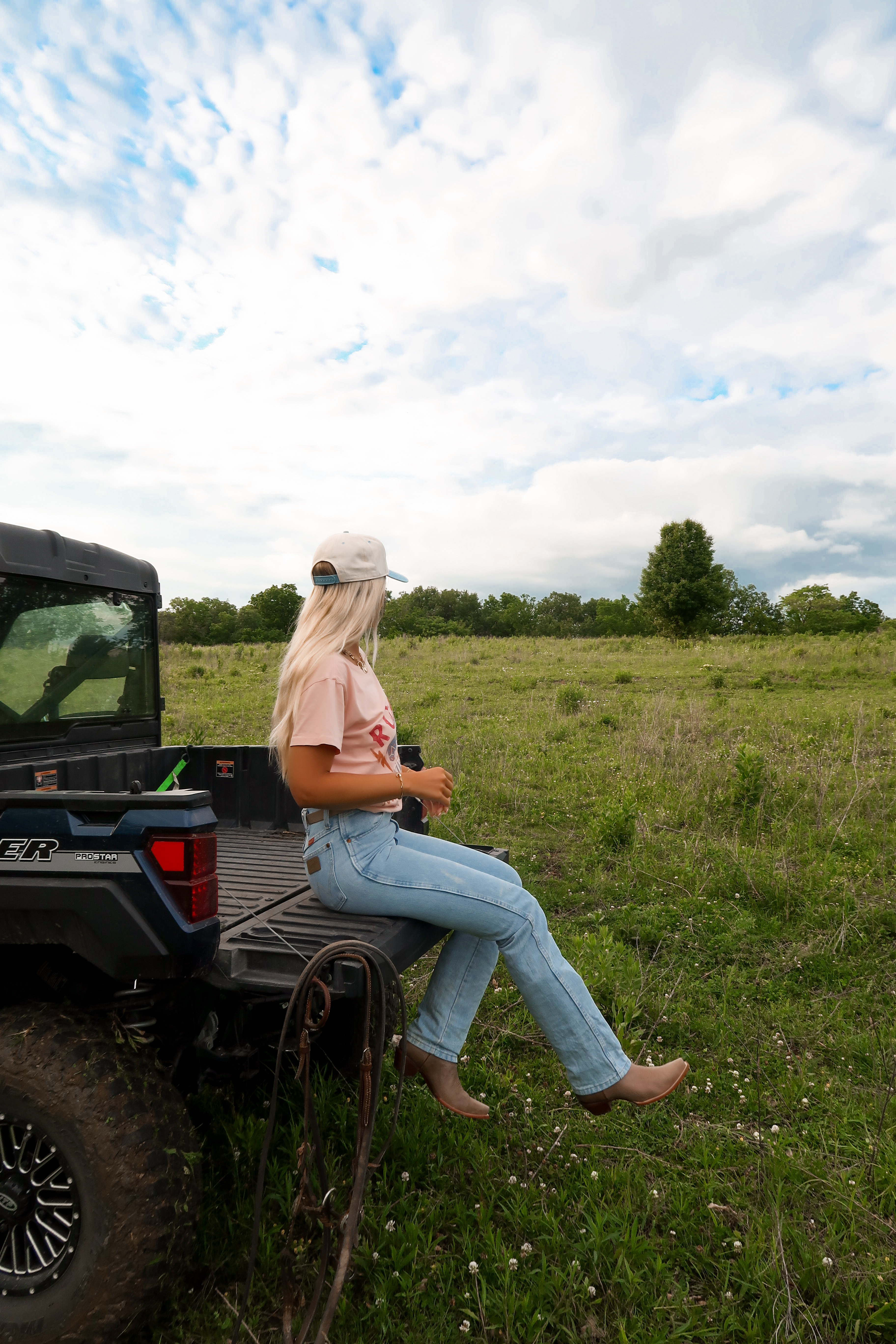 size 1/36 on jeans (i do a size 3 for riding though!) size medium in shirt 

#LTKFindsUnder50 #LTKSummerEdit #LTKSeasonal