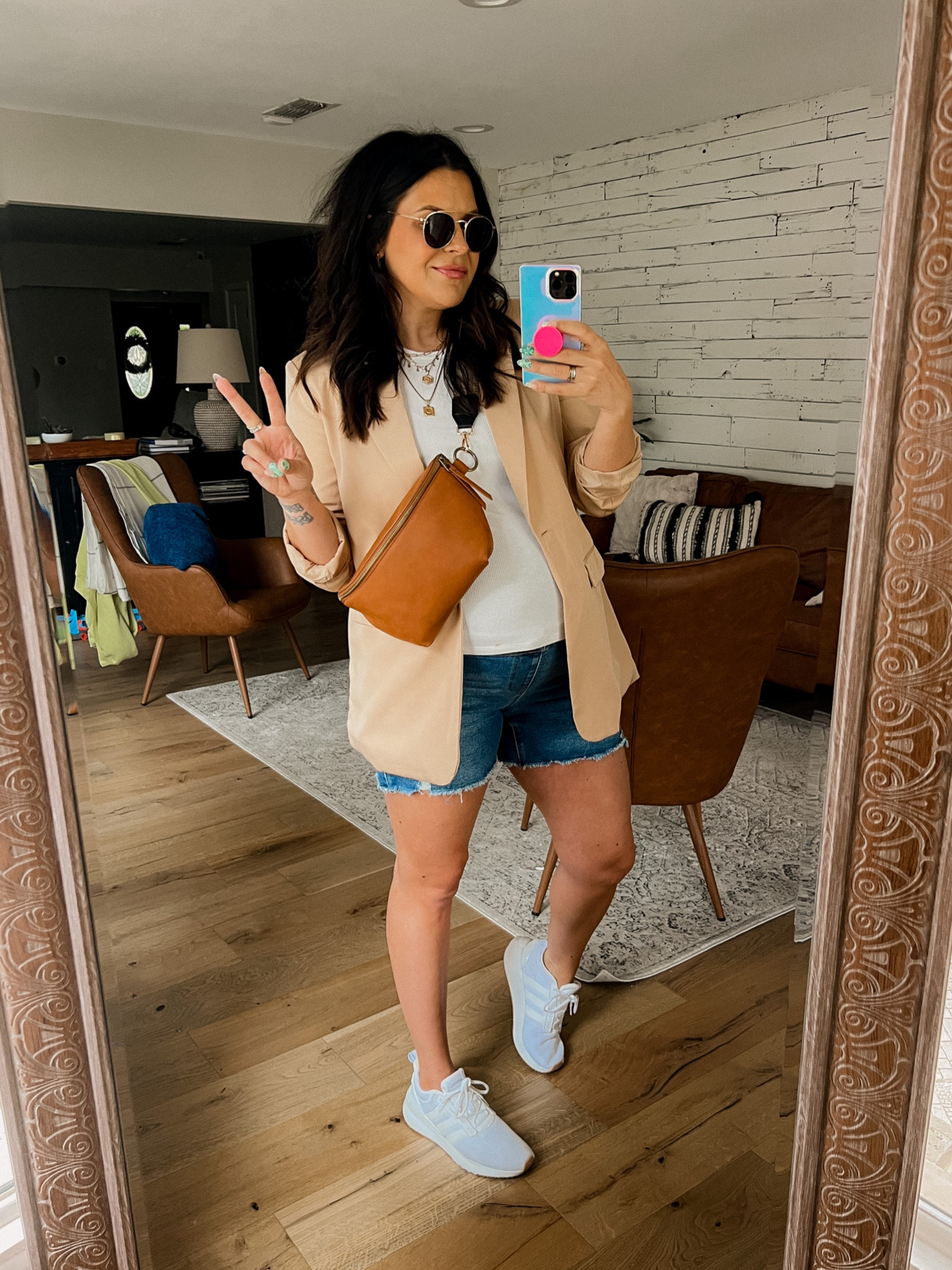 Maternity chic outfit. Shorts & a blazer
Maternity shorts: Large
Blazer: XL
Tank: XL
Adidas Sneaker: TTS


#LTKshoecrush #LTKstyletip #LTKunder50
