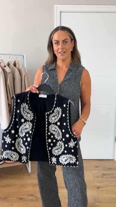This seasons must have embroidered waistcoat 🖤

I’m a UK size 10, 5ft4 and I’m wearing the following sizing;

Waistcoat (size 12)

Outfit 1
T-shirt (size 10) 
Trousers (size 10) 

Outfit 2
Vest Top (size 8) 
Shorts (size 12) 

Outfit 3
Vest Top (size 8) 
Jeans (size 10) 
Belt (size small) 

Outfit 4 
Blouse (size 10) 
Skirt (size 10) 

Co-ord I am wearing at the start;
Waistcoat (size 12) 
Trousers (size 10) 

Spring must haves, embroidered waistcoat, Matalan, spring fashion, casual outfits, monochrome outfit, waistcoat, summer fashion, spring outfits, spring style

#LTKsummer #LTKspring #LTKstyletip