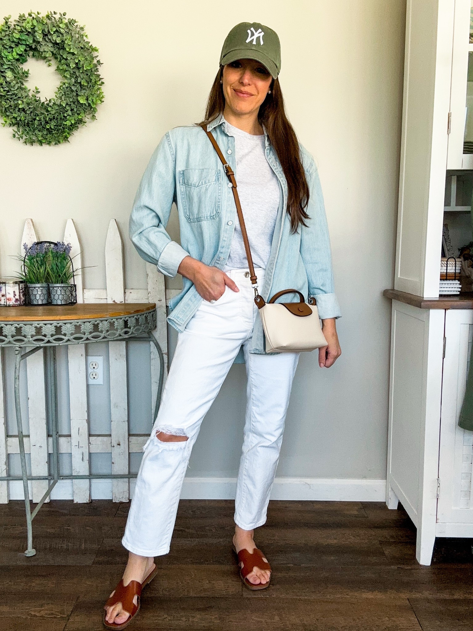 Target chambray top, jeans and shoes all 25% off 
Wearing XS in top 
XS in tee
White denim tts short 
Sandals tts 

#LTKFindsUnder50 #LTKStyleTip #LTKPetite