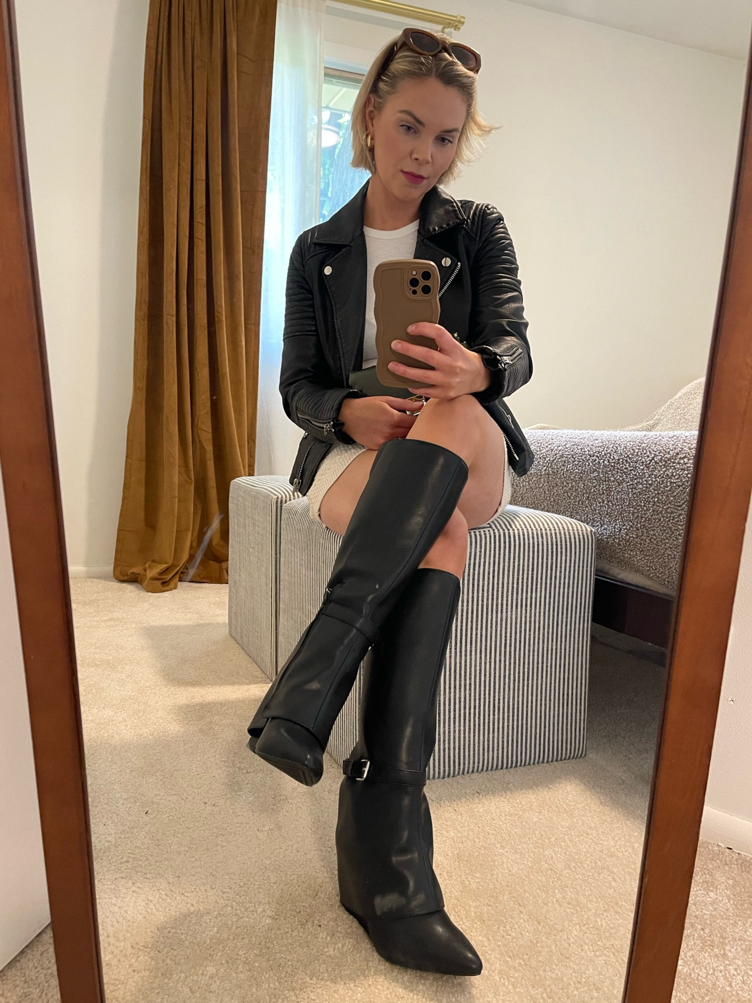Black leather stylish knee high boots for fall and winter 

#LTKfindsunder50 #LTKshoecrush #LTKstyletip