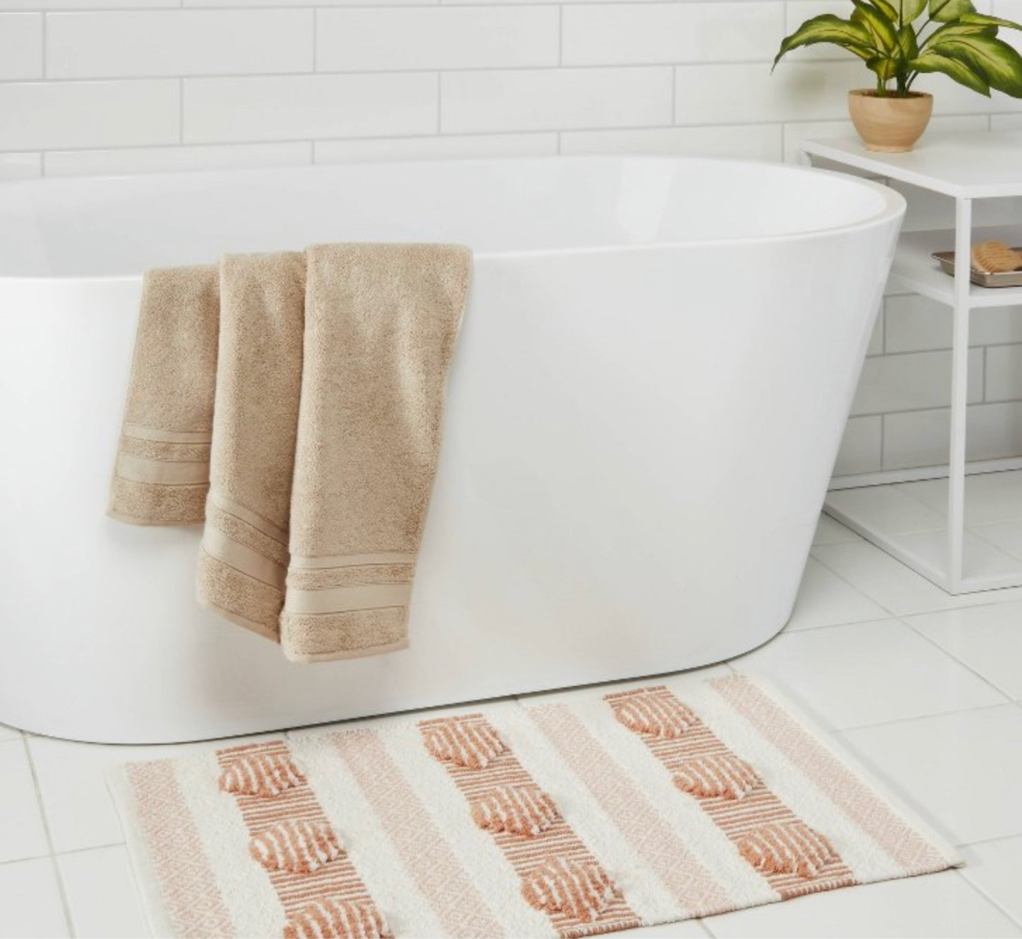 New bath rug with a boho feel 

#LTKhome #LTKFind #LTKstyletip