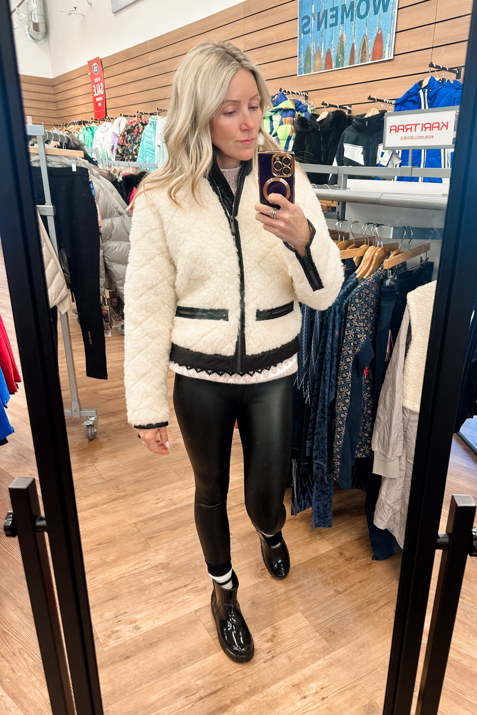 Ski jacket
