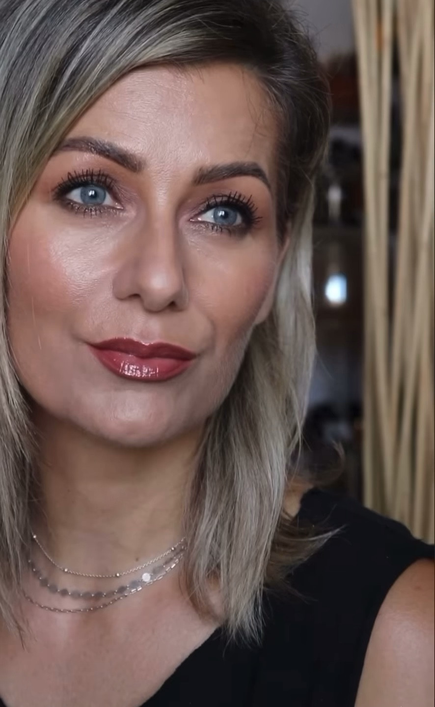 Tuto du jour 

Sheer Glow Bronze Face Tint chantecaille, Fond de teint Revitalessences skin glow « Bamboo » shiseido, Teint idole ultra wear All Over Concealer « 320 » lancome, Teint idole ultra wear care & Glow sérum Concealer « 240W » lancomeofficial, Hyaluronic Hydra Powder by terry, Easy bake and Snatch « pound cake » huda beauty, Glow face palette Dior backstage, dior beauty, Blush of paradise l’oréal paris, Hyaluronic Glow Setting Mist by terry, Eyes Tint 22M armani beauty, Crayon duo « Bordeaux & Ivory » & « Bronze & Chocolat » estée lauder, MyToyBoy mascara diego dalla palma, Sky High mascara « Brown » maybelline, Double wear 24h Stay in place lip liner « Rose & Taupe », estée lauder, Glazed gloss « Melt » lh cosmetics 

#LTKbeauty