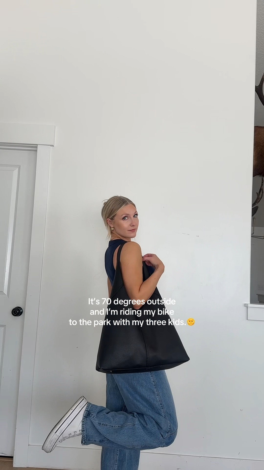 Jeans and a tank🌞
Size up in jeans for more loose fit lower rise. 
Tank small

#levis #tank #basics #ootd #springoutfits #oldnavy 

#LTKdayinmylife #LTKootd #LTKSpringSale