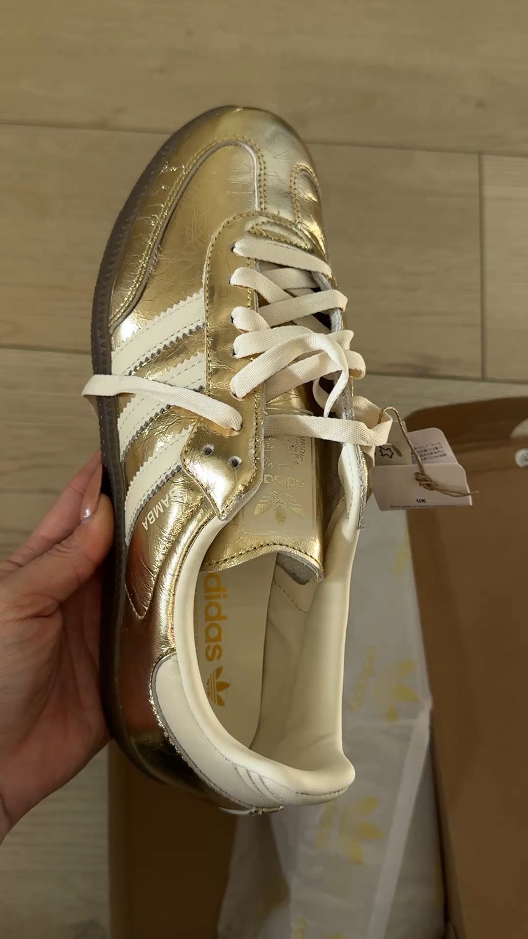 Love them but I need to exchange for a 10 instead of 10.5 no need to size up in these ones. 
#adidas #samba 

Also love the silver and the brown