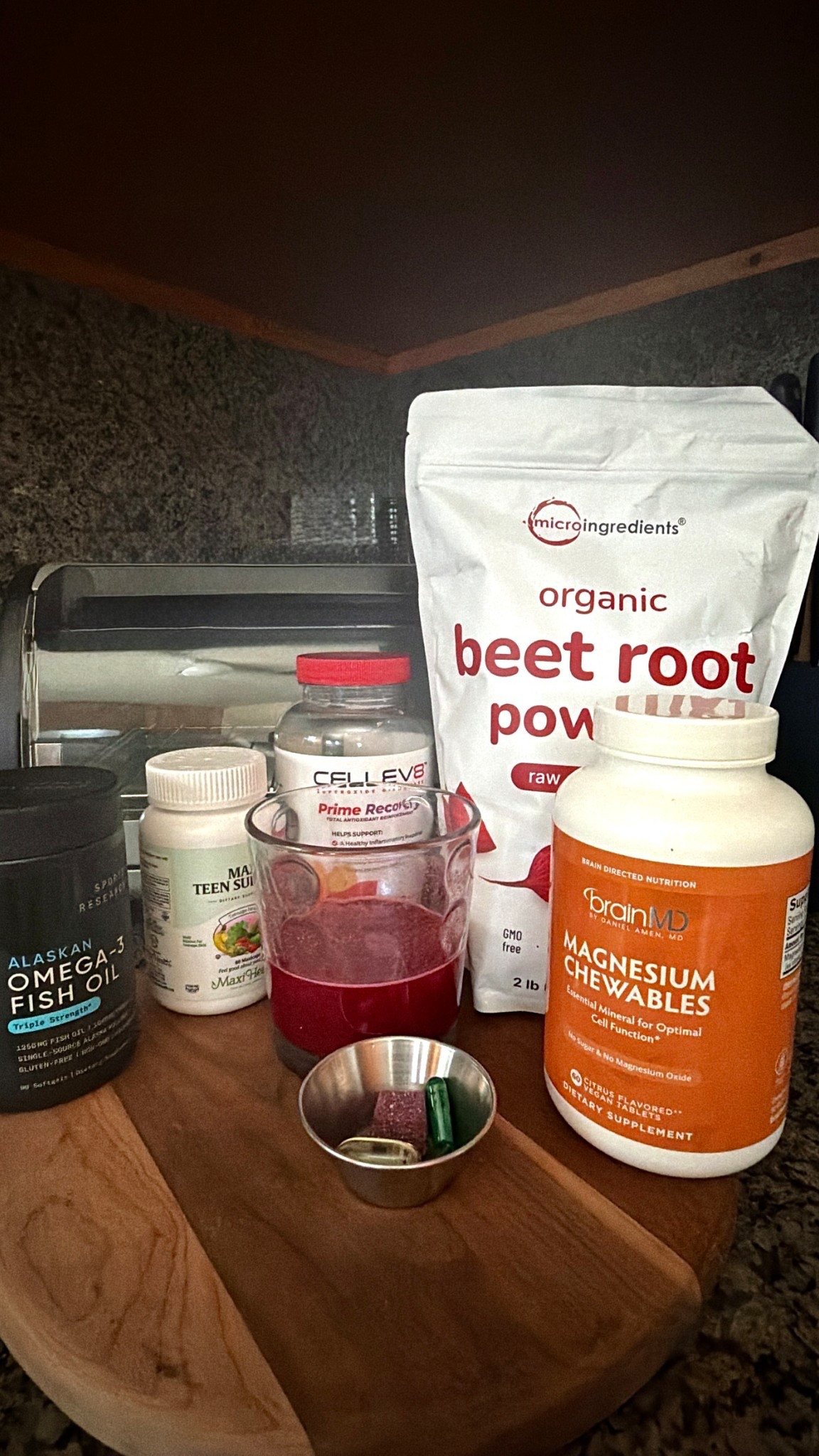Ava’s Daily Supplement Routine ⚡️

Morning: Multivitamin (daily support) • Fish Oil (brain + recovery) • Beet + OJ (endurance + blood flow) • Zinc drops (immune + skin) • SOD Gummy (for added recovery)

Evening: Magnesium Glycinate (muscle recovery + sleep)