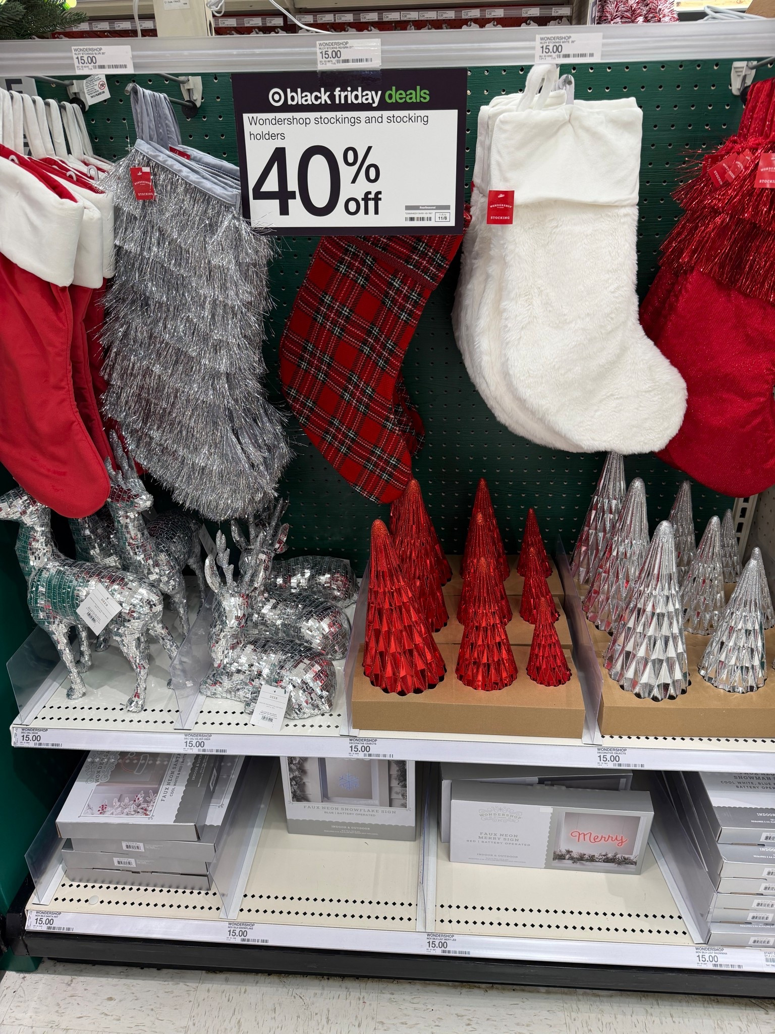 Christmas decor 40% off!! 


#LTKHome #LTKHoliday #LTKSaleAlert