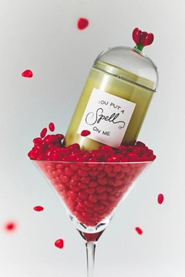 Amour Vanilla Orchid & Sea Salt Glass Candle | Anthropologie (US)