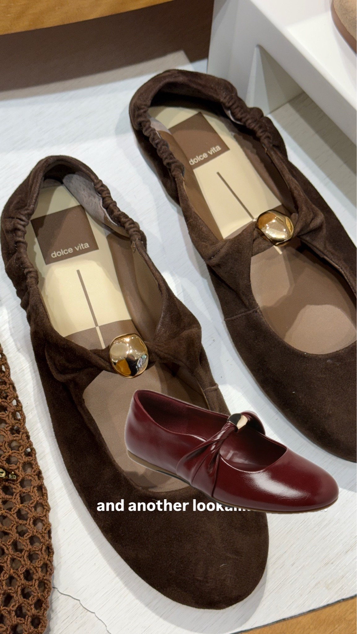 Fall flats with gold details