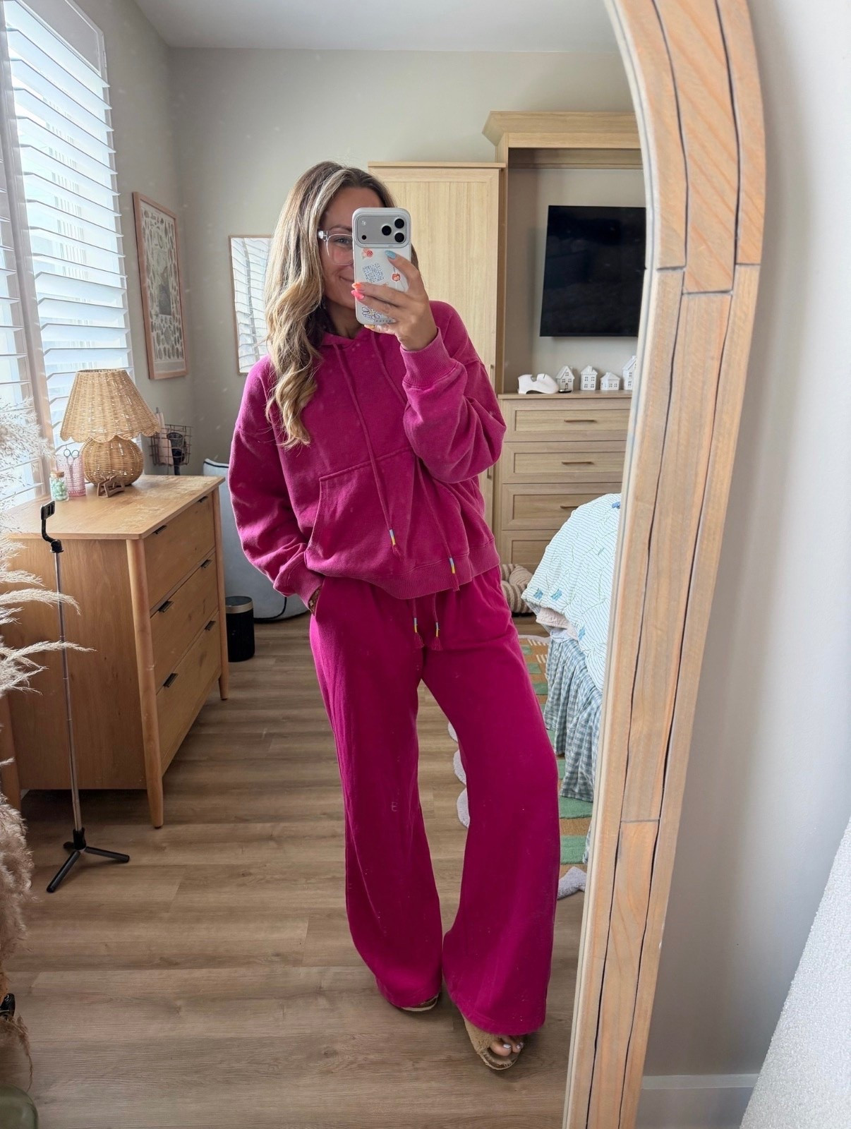 If comfy had a color, it’d be this 💗

This set is the definition of cute and comfortable. The oversized hoodie, the wide-leg pants, and this gorgeous pink make it the perfect throw-on for travel days, coffee runs, errands, or cozy nights at home.

Wearing my usual size for the perfectly relaxed fit. 💕 Comment PINK if you want the link!

#LTKgrwm #LTKootd #LTKselfcare
