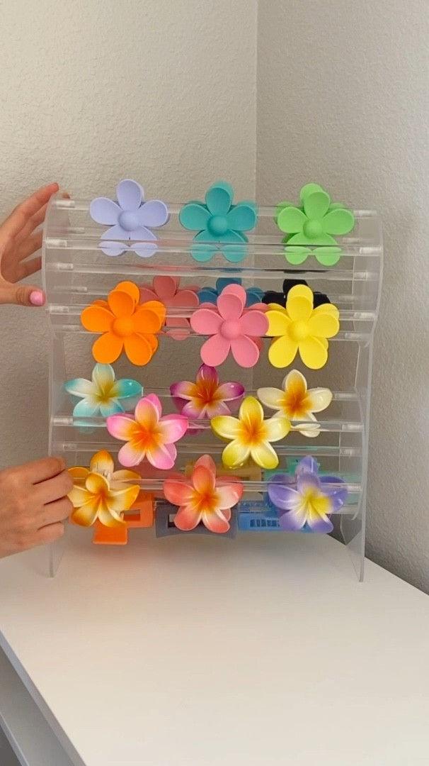 my claw clip stand!! SO OBSESSED! I might need to get another one because I keep buying more claw clips🤭😂🩷🌸🎀 this is the “bilayer” stand!

#LTKbeauty