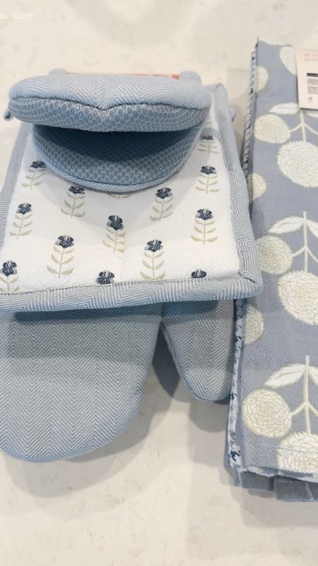 New block print oven mitt and towel set under $15 

#LTKHome #LTKStyleTip #LTKFindsUnder50