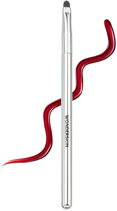 Wonderskin Lip Brush \u2013 Slim Angled Lip Definer Brush for Lip Definition | Amazon (US)